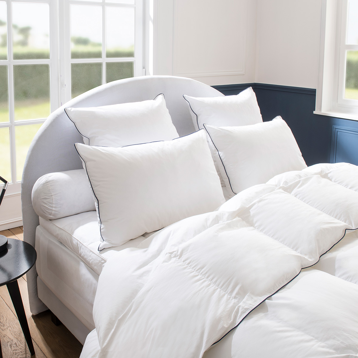 Pillow Chalet - MEDIUM