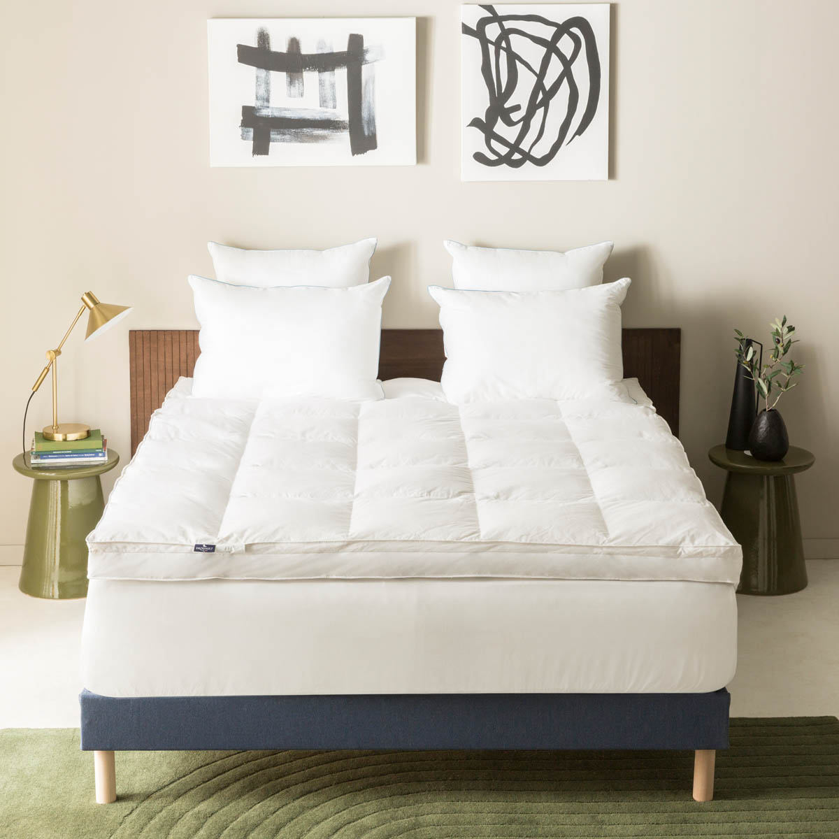 The Enchanter mattress topper - 90% down